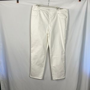 Chico’s Pull-On Girlfriend Ankle Jeans Perfect Stretch White NWT